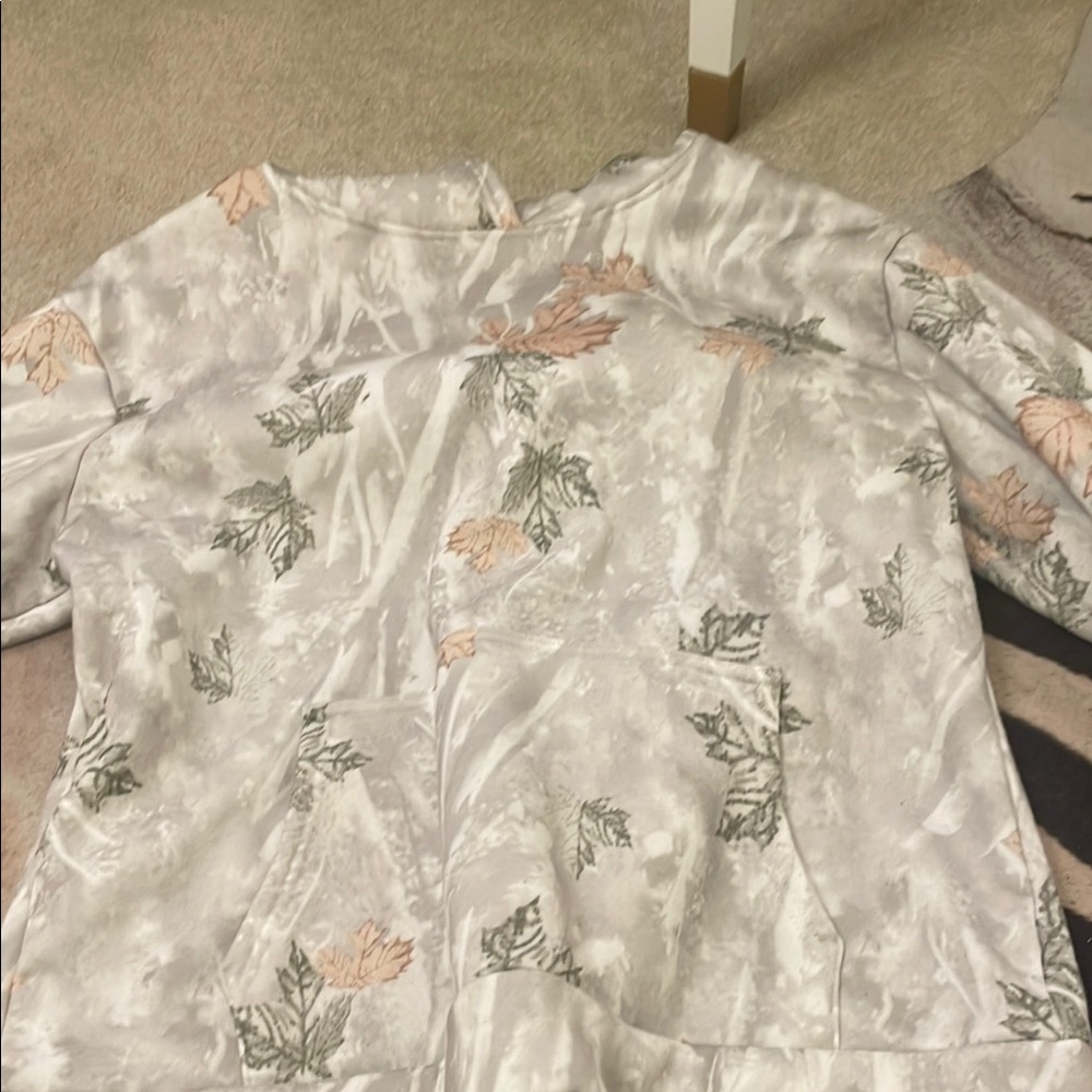 Camo hoodie Medium
